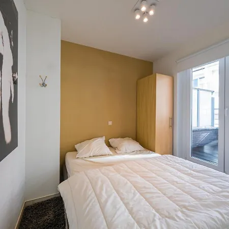 Exclusive Penthouse With 2 Sunny Terraces Lägenhet